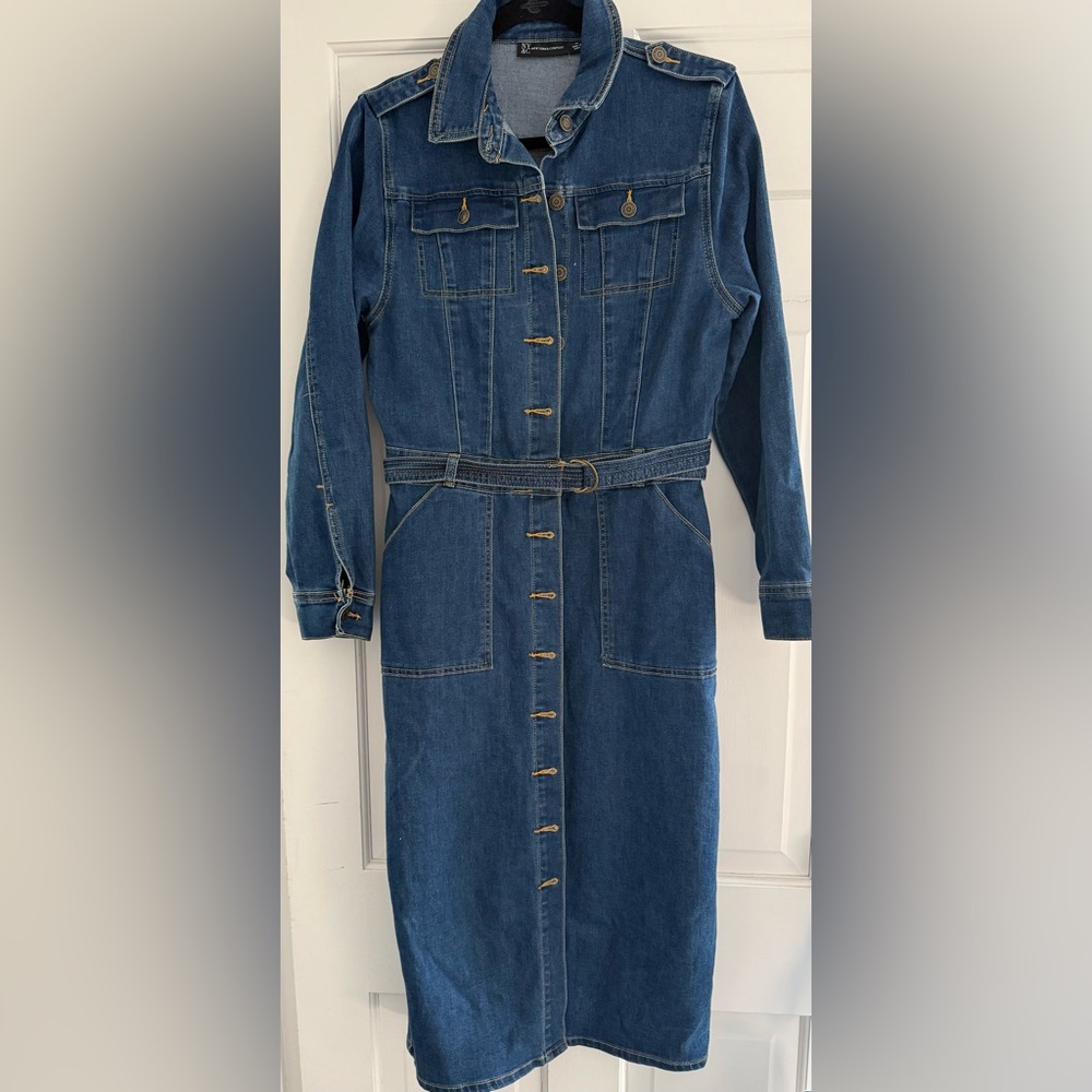 New York & Company Blue Denim Dress. Worn only 1 time! Sz Medium